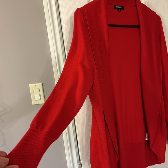 Long sleeve drape cardigan with wide collar. - Picture 4 of 4